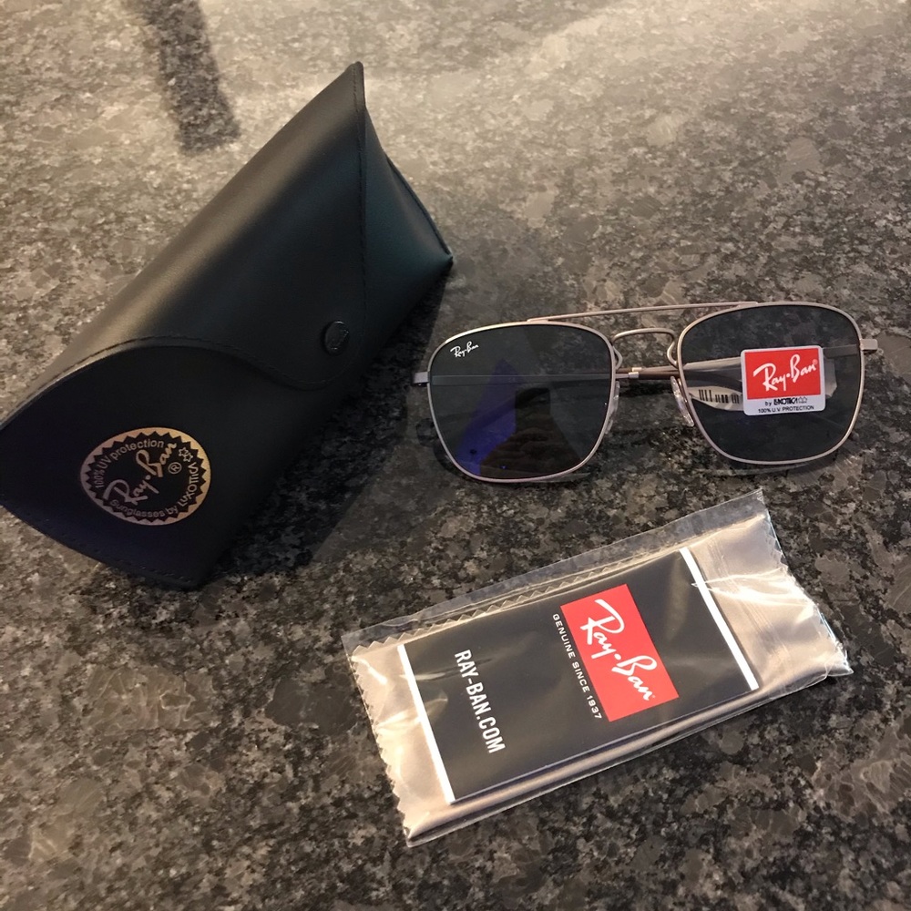 NWT Authentic Ray-Ban Aviator Sunglasses